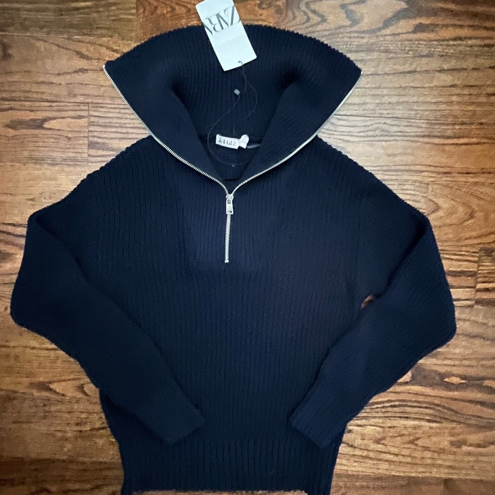 NWT ZARA Navy Half-Zip Turtle/Funnel Neck Sweater With Tall And Wide Collar.